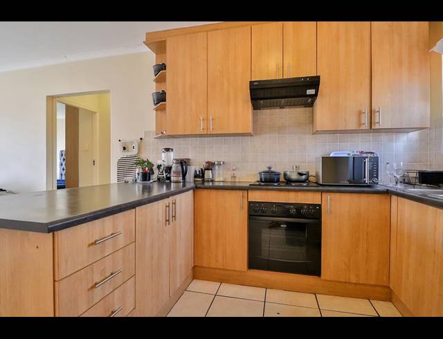 2 BEDROOM TOWNHOUSE RENTED IN WALMER HEIGHTS